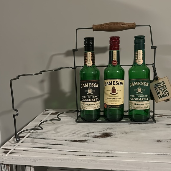 SOLD!! Empty Jameson Triology Gift Pack Triple Sampler & Decorative Carry Holder - Picture 11 of 15